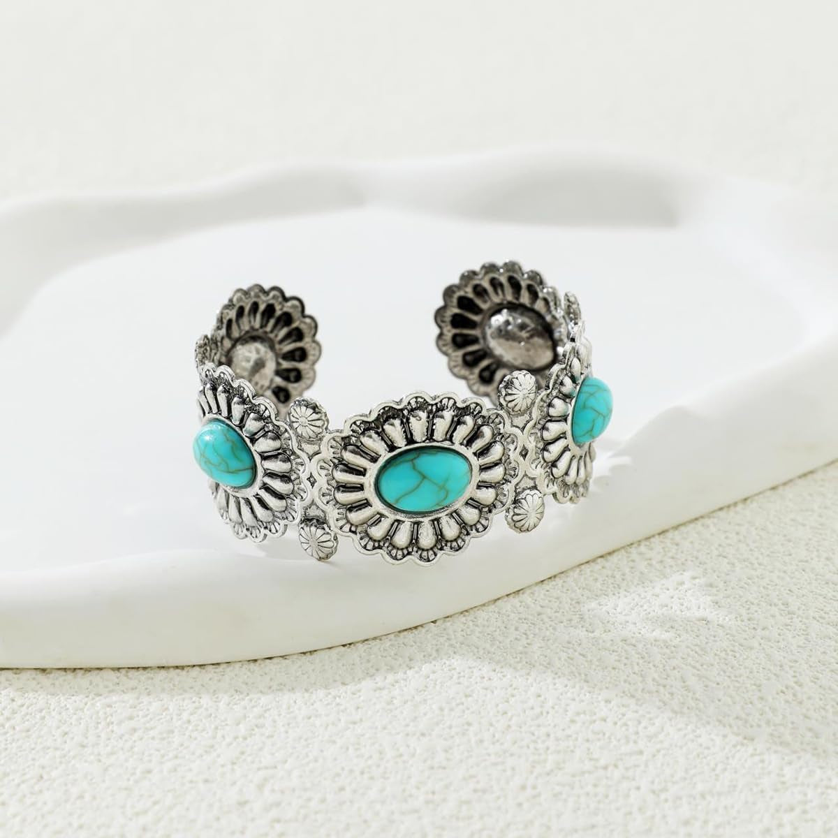 Boho Western Statement: Turquoise Cuff Bracelet for Women - Ideal for Music Festivals, Adjustable Cowgirl Country Concerts & Daily Wear Gift